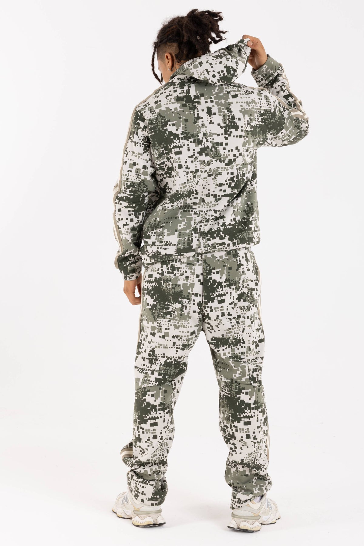 beige/verde