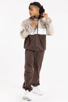 beige/marrone